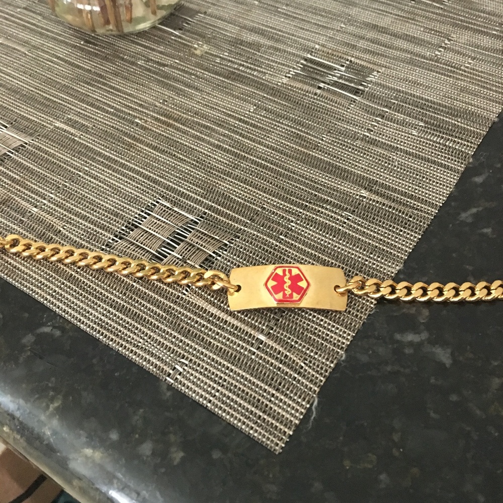NEW DRUG ALLERGY ALERT  Bracelet